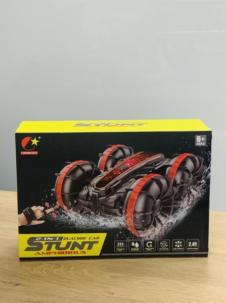 Gestais radio bangomis valdomas automobilis "Stunt Amphibious"