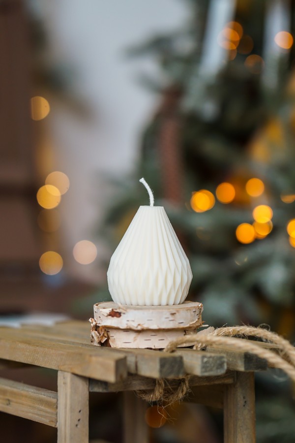 Sojų vaško žvakė "Briaunuota kriaušė mažesnė"