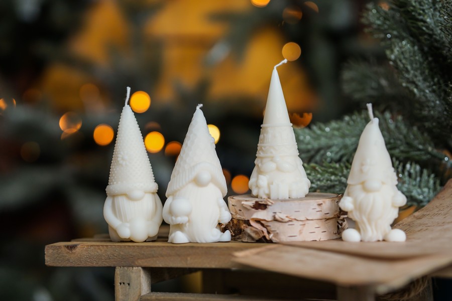 Sojų vaško žvakė "Nykštukas su sniego gniūžte"