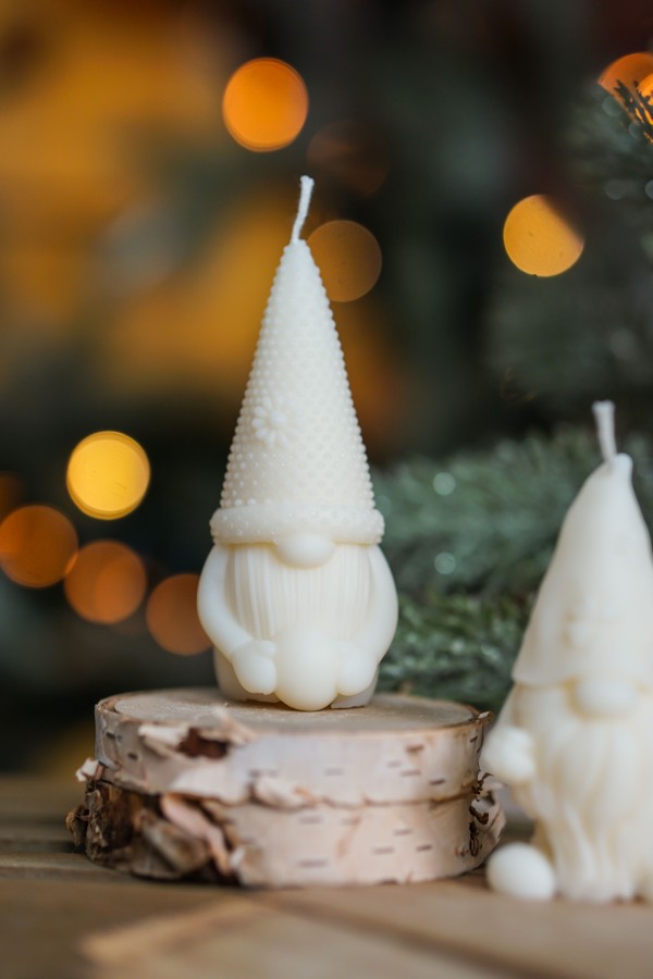 Sojų vaško žvakė "Nykštukas su sniego gniūžte"